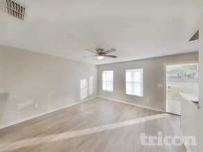 2425 Lake Forest Ave in Spring Hill, FL - Building Photo - Building Photo