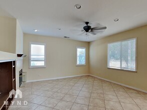 807 Via Bahia in San Marcos, CA - Building Photo - Building Photo