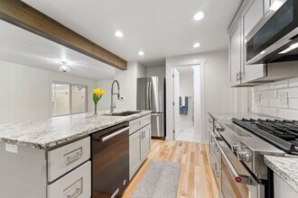 1016 E Lakeside Ave in Coeur d'Alene, ID - Building Photo - Building Photo