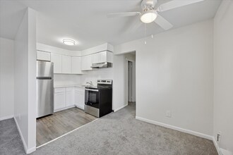 13659 Philmont Ave in Philadelphia, PA - Building Photo - Building Photo
