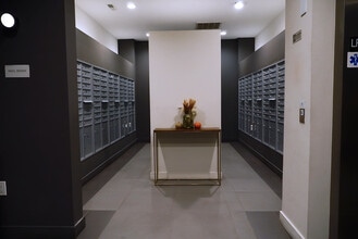 SOLO on Chestnut - 4233 in Philadelphia, PA - Building Photo - Building Photo