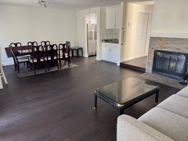 2201 The Alameda in Santa Clara, CA - Building Photo - Building Photo