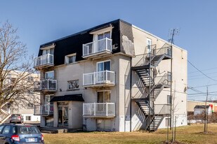 420 Copernic Av in Laval, QC - Building Photo