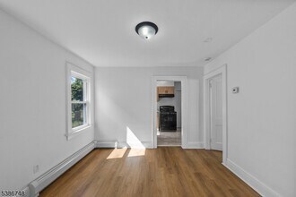 330 Evona Ave in Plainfield, NJ - Building Photo - Building Photo
