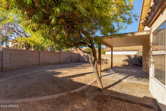 3940 E South Fork Dr in Phoenix, AZ - Foto de edificio - Building Photo