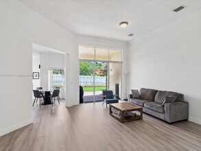 16305 NW 15th St in Pembroke Pines, FL - Building Photo - Building Photo