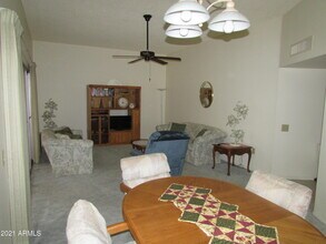 10880 W Emerald Dr in Sun City, AZ - Building Photo - Building Photo