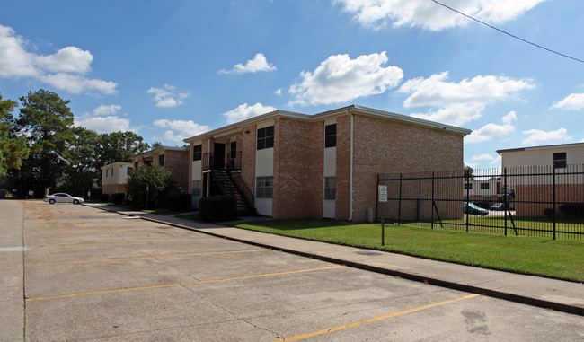 Himbola Manor Apartments in Lafayette, LA - Building Photo - Building Photo