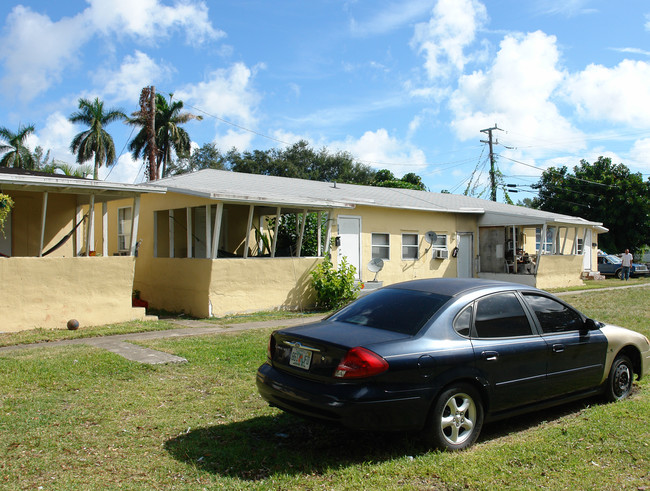 8384 NE 4th Pl in Miami, FL - Building Photo - Building Photo