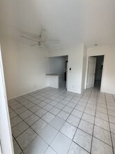 500 Nathan Hale Rd, Unit 1 in West Palm Beach, FL - Building Photo - Building Photo