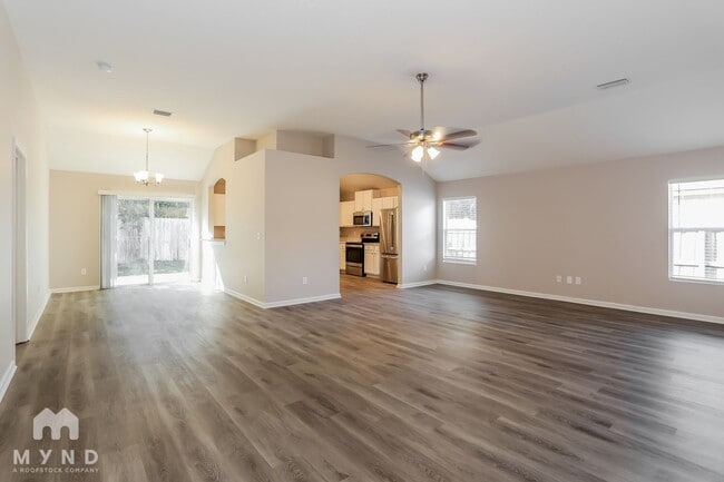 15768 Canoe Creek Dr in Jacksonville, FL - Building Photo - Building Photo