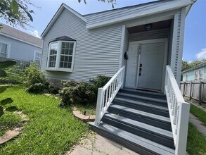 3424 Avenue R 1/2 in Galveston, TX - Building Photo - Building Photo