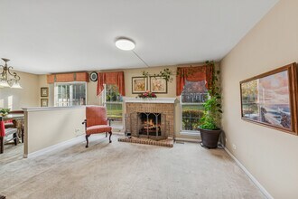 36119 N New Bridge Ct in Gurnee, IL - Building Photo - Building Photo