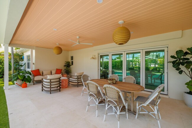 225 Russlyn Dr in West Palm Beach, FL - Building Photo - Building Photo