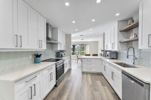 6706 Boca Pines Trail in Boca Raton, FL - Building Photo
