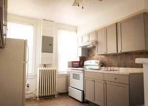 5415 Diamond St, Unit 2nd Floor in Philadelphia, PA - Foto de edificio - Building Photo