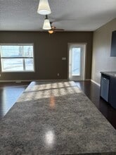 902-910 10 St in Cold Lake, AB - Building Photo - Building Photo