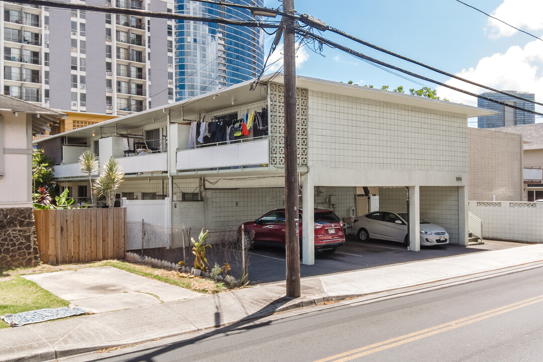 1213 Rycroft St in Honolulu, HI - Foto de edificio