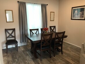 37435 Paseo Tulipa in Murrieta, CA - Foto de edificio - Building Photo