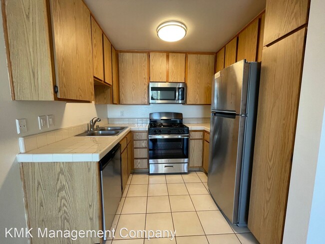 10520 National Blvd in Los Angeles, CA - Building Photo - Building Photo