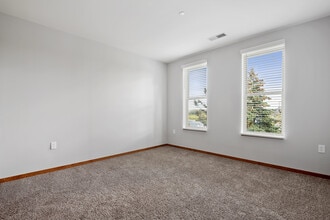 1910 on Water in Milwaukee, WI - Building Photo - Building Photo