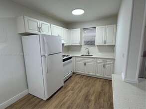 6705 SW 44th St in Miami, FL - Building Photo - Building Photo