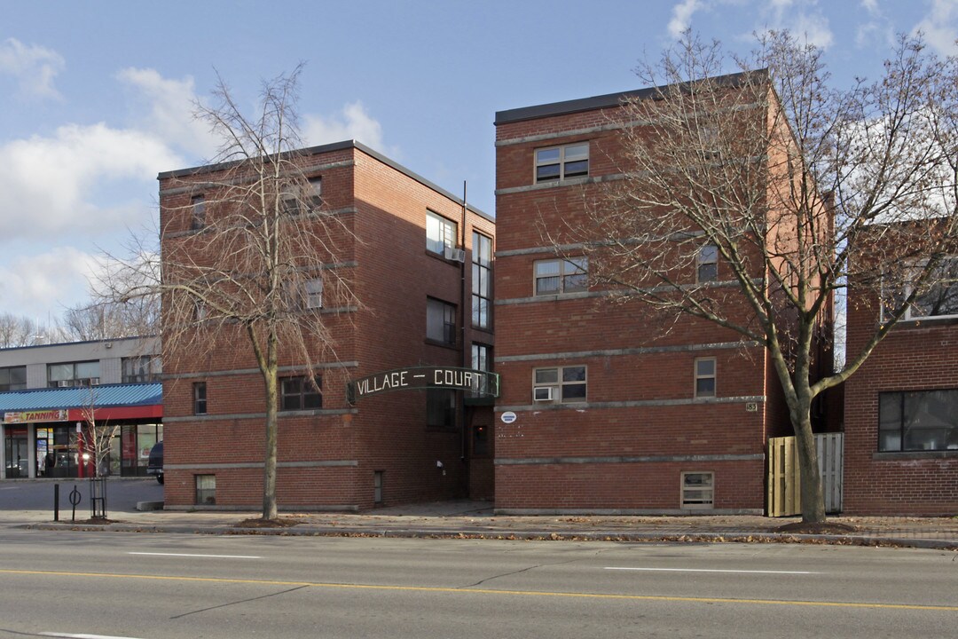 Village Court in Mississauga, ON - Building Photo