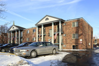 Colonnade in Elyria, OH - Foto de edificio - Building Photo