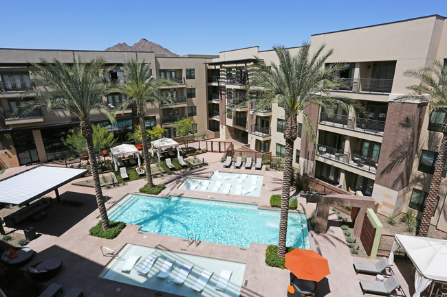 Moderne Apartments in Scottsdale, AZ - Foto de edificio - Building Photo