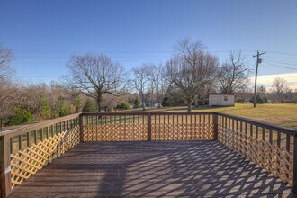 9404 Locust Creek Rd in Lyles, TN - Building Photo - Building Photo