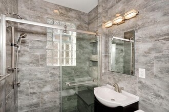 7 4th St, Unit 2nd fl - 2 family in North Arlington, NJ - Building Photo - Building Photo