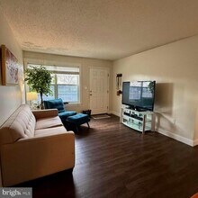 103 Castleton Ct in Pennington, NJ - Building Photo - Building Photo