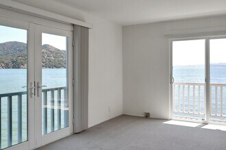 2036 Paradise Dr in Tiburon, CA - Building Photo - Building Photo