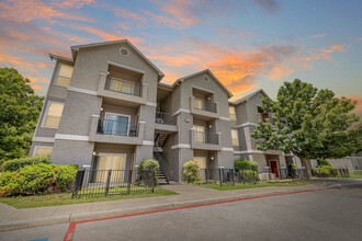 Trailside Apartments in San Antonio, TX - Building Photo - Building Photo