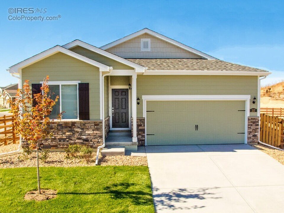1517 Sepia Ave in Longmont, CO - Foto de edificio