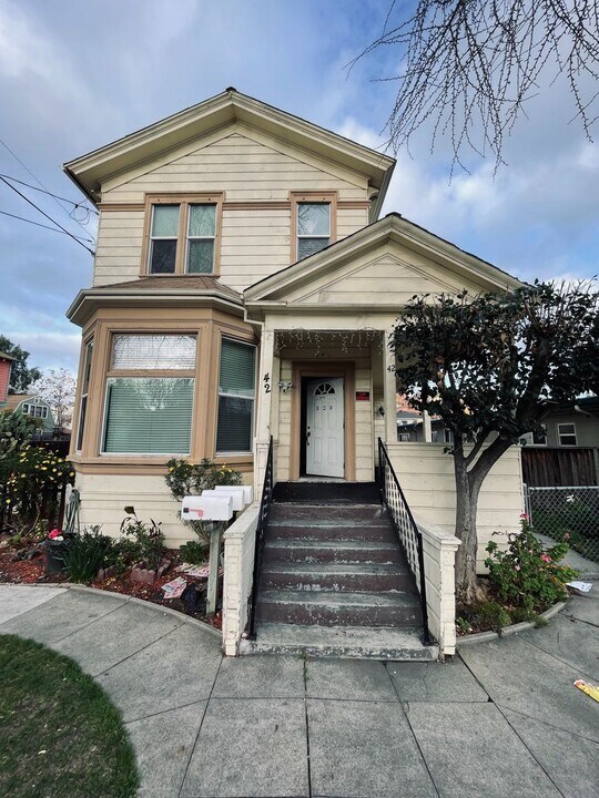 42 N 10th St in San Jose, CA - Building Photo