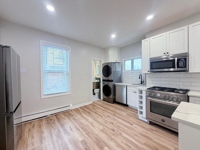 40 Westervelt Pl in Jersey City, NJ - Building Photo - Building Photo