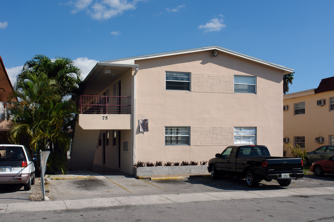 75 W 28th St in Hialeah, FL - Building Photo