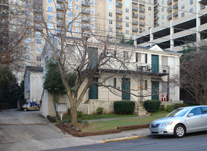 187 NE 13th St in Atlanta, GA - Foto de edificio - Building Photo