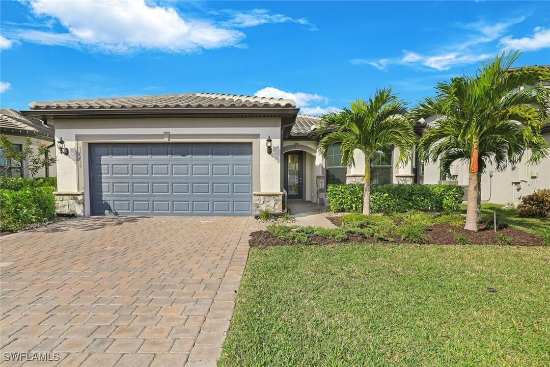 10439 Ventana Ln in Naples, FL - Building Photo