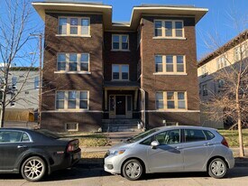 2910 James Ave S, Unit G Apt in Minneapolis, MN - Building Photo