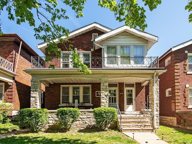 property at 5041 Lindenwood Ave