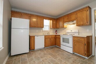 632 Artic Ave in Oak Grove, KY - Building Photo - Building Photo