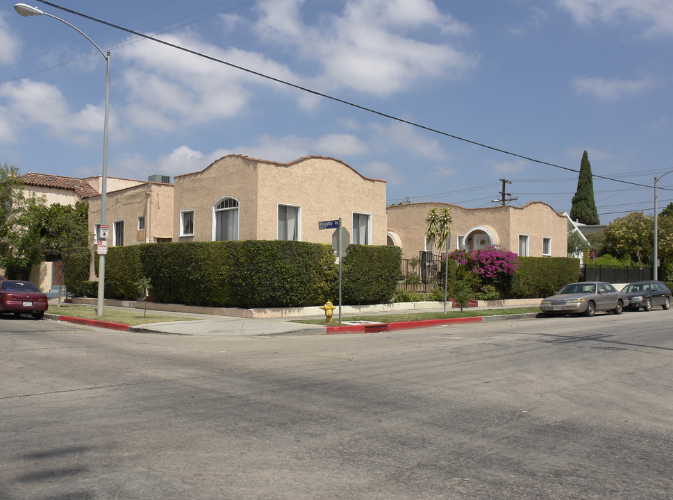 901 N El Centro Ave in Los Angeles, CA - Building Photo