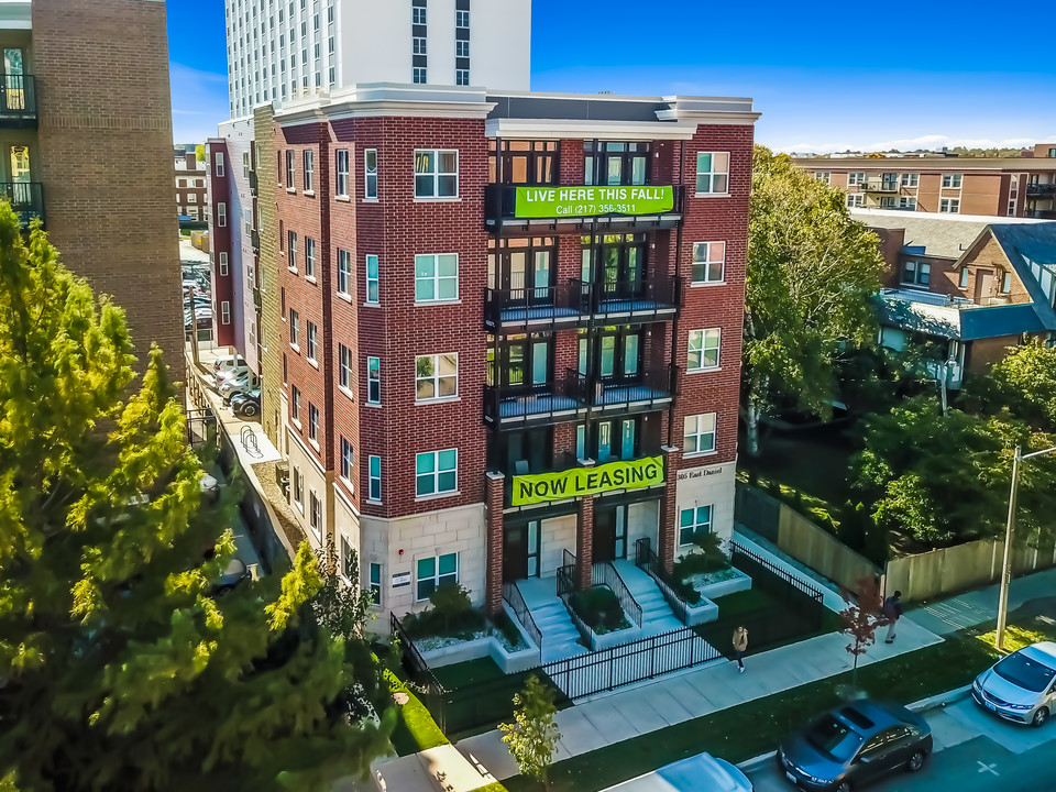 305 Daniel | Student Housing in Champaign, IL - Foto de edificio