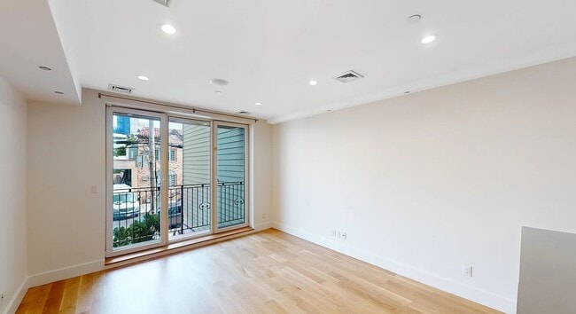 184 Frost St in Brooklyn, NY - Building Photo - Building Photo