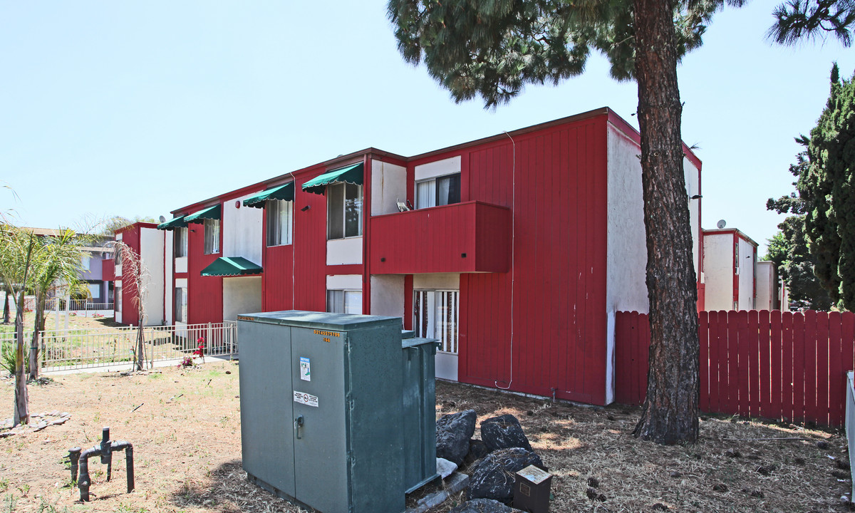 Timberline Apartments in La Mesa, CA - Building Photo