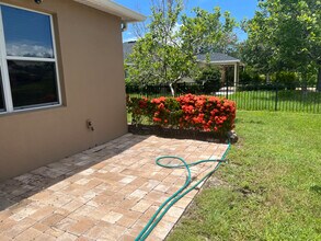 5406 Sandy Shell Dr in Apollo Beach, FL - Building Photo - Building Photo