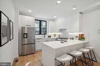 1623 Christian St-Unit -1 in Philadelphia, PA - Building Photo - Building Photo