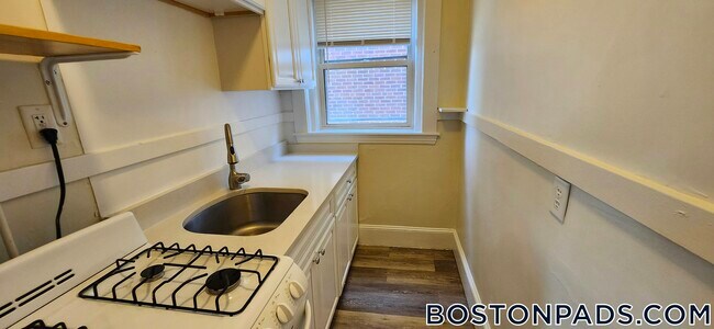 163 Summer St, Unit 28 in Somerville, MA - Foto de edificio - Building Photo
